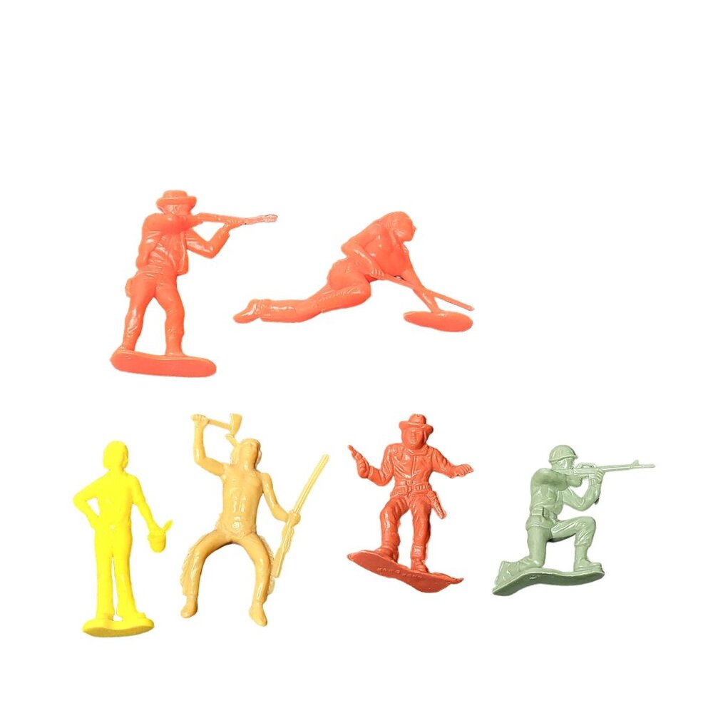 Lot of Cowboys Indians Soldiers Toy‎ Figurines Vintage Hong Kong